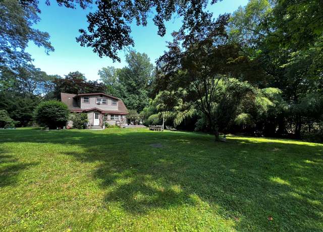 Property at 2 Briar Ln, Crompond, NY 10517, 6 beds, 4 baths