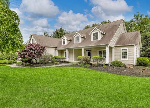 Property at 58 Montebello Rd, Suffern, NY 10901, 4 beds, 2.5 baths