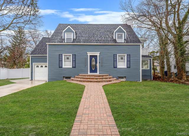 Property at 255 Moore Ave, Freeport, NY 11520, 4 beds, 2 baths