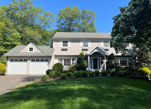 Property at 41 Edcris Ln, Huntington, NY 11743, 4 beds, 2.5 baths