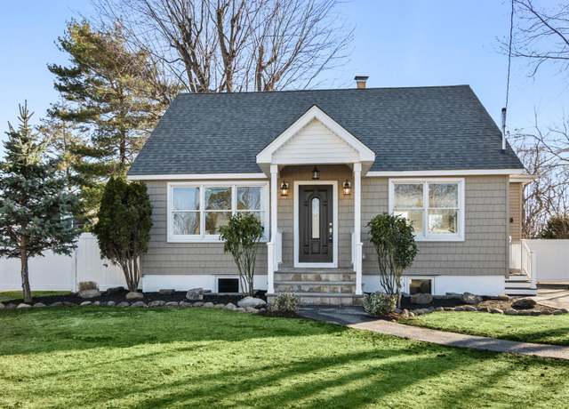 Property at 60 Alexander Ave, Farmingdale, NY 11735, 4 beds, 3 baths