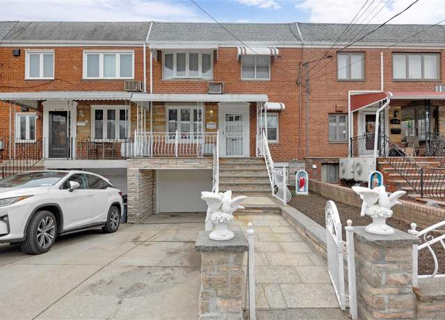 Property at 61-36 69th Ln, Middle Village, NY 11379, 4 beds, 2.5 baths