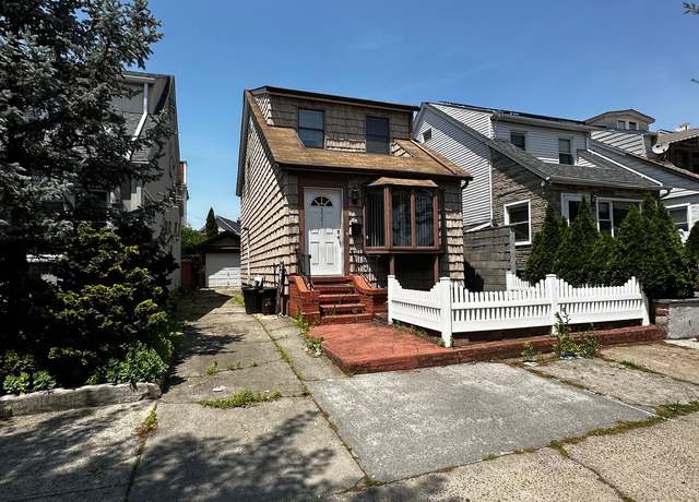 Property at 59-81 Grand Ave, Maspeth, NY 11378, 3 beds, 1 bath