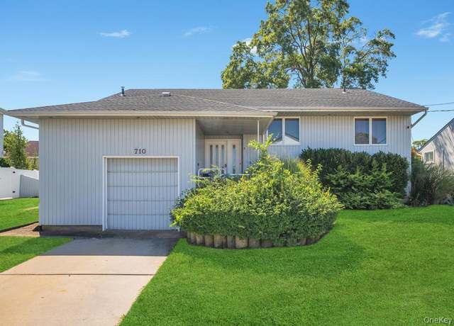 Property at 710 Fishermans Rd, Baldwin, NY 11510, 4 beds, 2.5 baths
