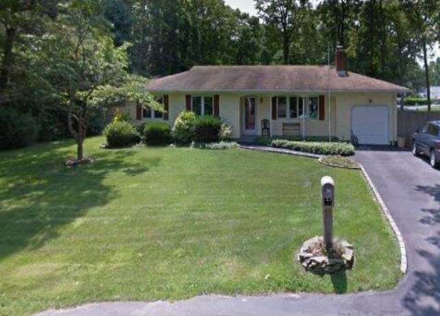 Property at 190 Springdale Dr, Islip, NY 11779, 3 beds, 2 baths