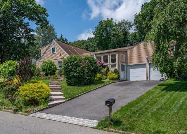 Property at 130 Wood Hollow Ln, New Rochelle, NY 10804, 5 beds, 3 baths