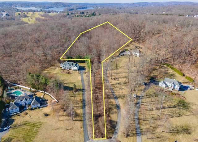 Property at 77 Pennebrook Ln, Carmel, NY 10512