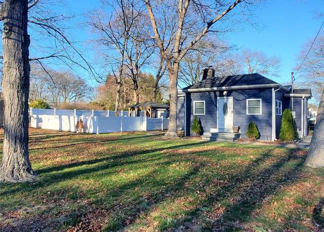 Property at 95 Lake Promenade, Ronkonkoma, NY 11779, 3 beds, 1 bath