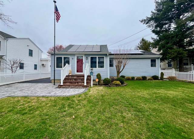 Property at 335 Pine St, South Hempstead, NY 11550, 3 beds, 2 baths