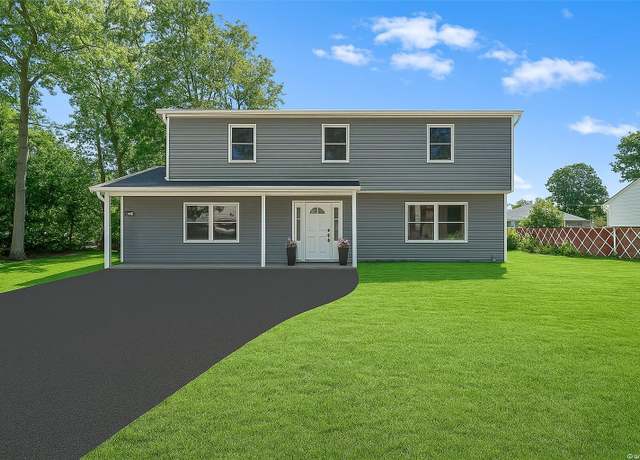 Property at 12 Knoll Rd, Rocky Point, NY 11778, 5 beds, 3.5 baths