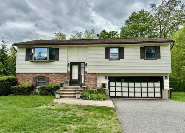 Property at 9 Walker Dr, Yorktown Heights, NY 10598, 3 beds, 2 baths