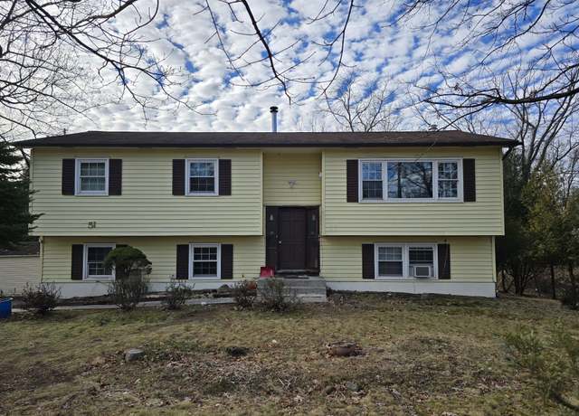 Property at 51 New County Rd, Airmont, NY 10952, 6 beds, 2.5 baths