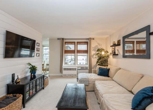 Property at 560 W Broadway Unit 2K, Long Beach, NY 11561, 1 bed, 1 bath