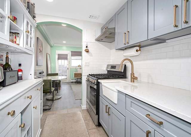 Property at 2241 Palmer Ave Unit 1R, New Rochelle, NY 10801, 1 bath