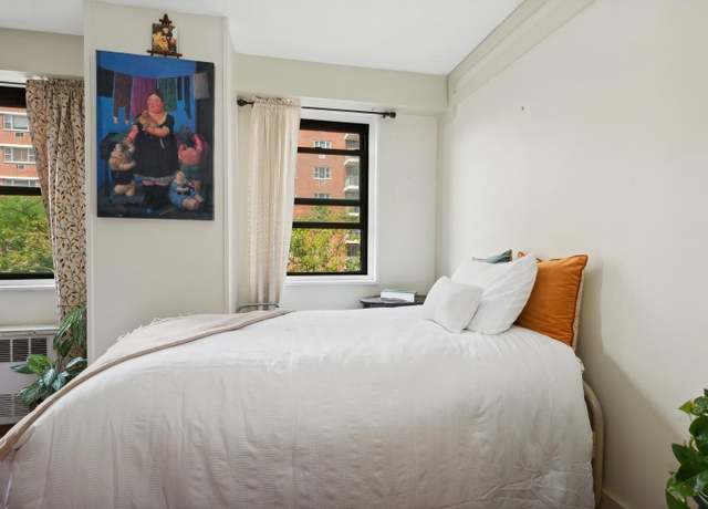 Property at 39-60 54th St Unit 3B, Woodside, NY 11377, 1 bath