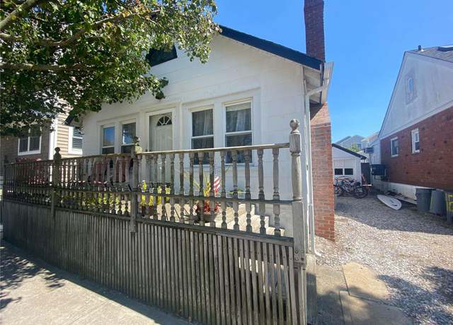 Property at 68 S Parkside Dr, Point Lookout, NY 11569, 2 beds, 1 bath