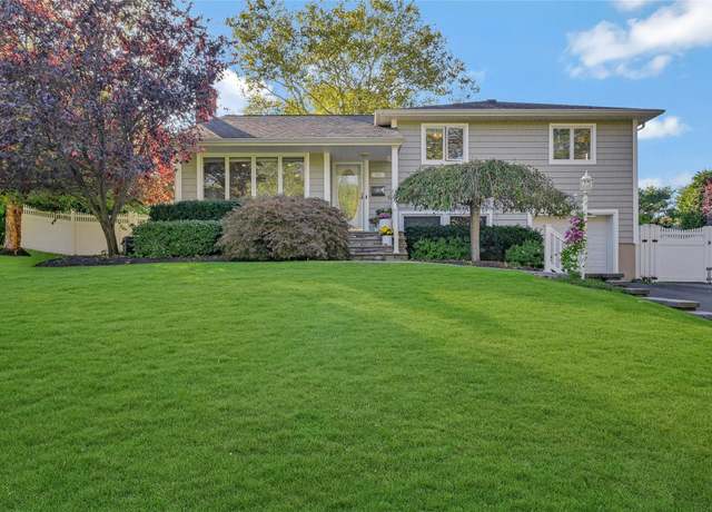 Property at 12 Duncan Ln, Halesite, NY 11743, 3 beds, 2 baths