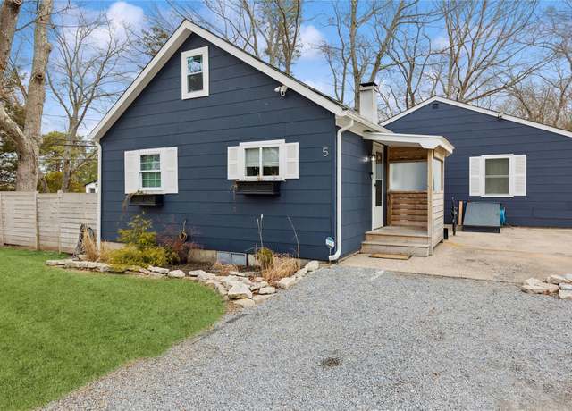 Property at 5 Sunset Trl, Ridge, NY 11961, 3 beds, 2 baths