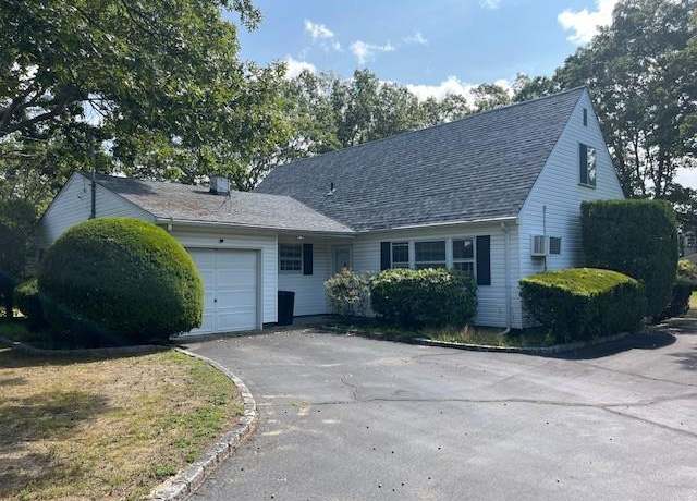 Property at 310 Babylon St, Islip Terrace, NY 11752, 5 beds, 3 baths