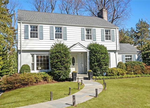 Property at 14 Richbell Rd, White Plains, NY 10605, 3 beds, 3.5 baths