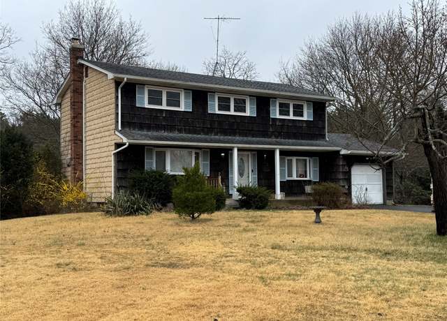 Property at 25 Camille Ln, East Patchogue, NY 11772, 4 beds, 2.5 baths