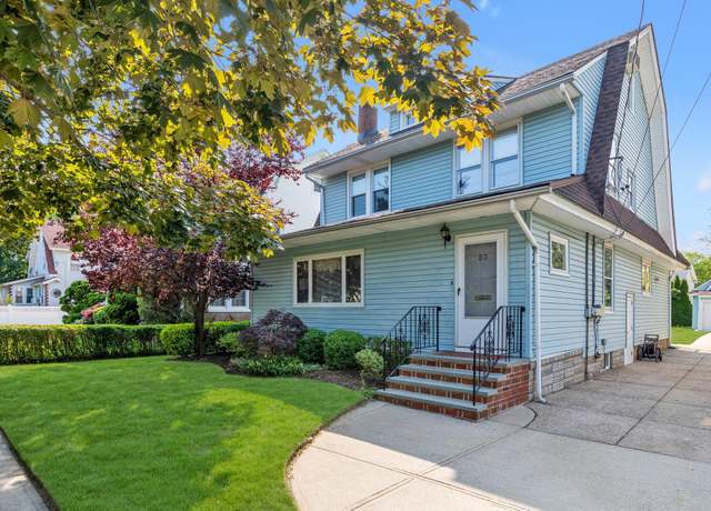 Property at 23 Thompson Pl, Lynbrook, NY 11563, 3 beds, 2 baths