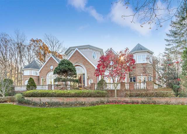 Property at 11 Jay Ct, Monsey, NY 10952, 13 beds, 13 baths