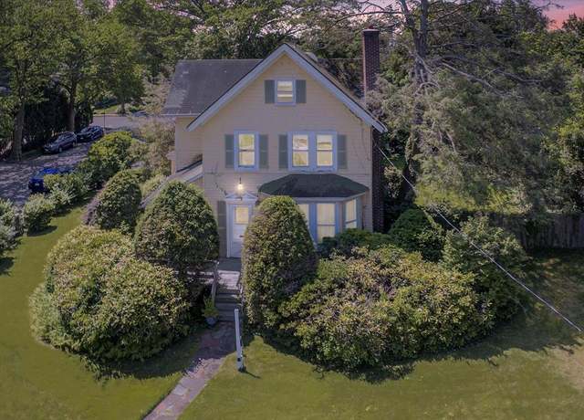 Property at 134 Warner Ave, Roslyn Heights, NY 11577, 5 beds, 2.5 baths