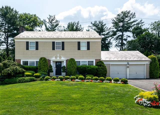 Property at 28 Sully Dr, Manhasset, NY 11030, 4 beds, 2.5 baths