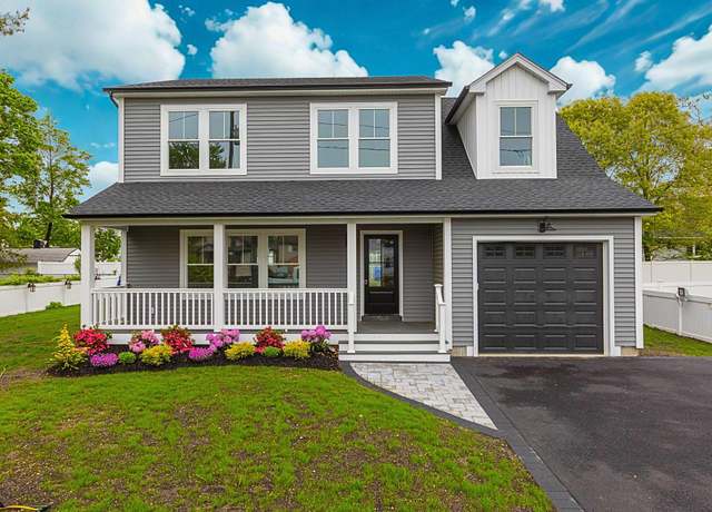 Property at 29 Ireland Pl, West Babylon, NY 11704, 4 beds, 2.5 baths