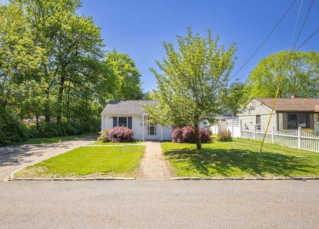 Property at 15 Kwiecinski St, West Haverstraw, NY 10993, 2 beds, 1 bath