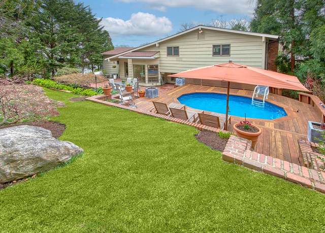 Property at 38 Stonewall Cir, White Plains, NY 10607, 4 beds, 3.5 baths