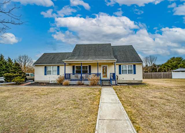 Property at 10 Twin Dr, Middle Island, NY 11953, 4 beds, 2 baths