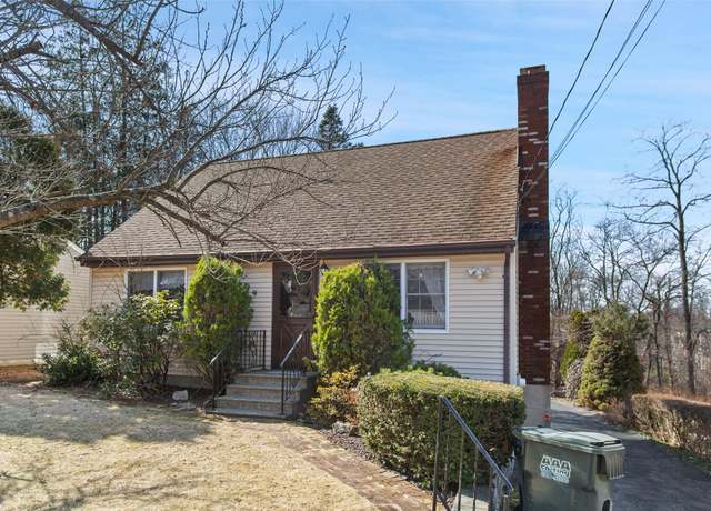 Property at 47 Heather Dr, Mahopac, NY 10541, 2 beds, 1.5 baths