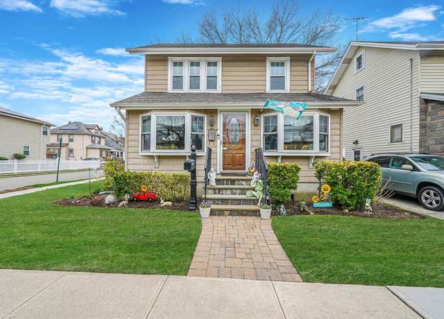 Property at 30 Scranton Ave, Lynbrook, NY 11563, 3 beds, 1.5 baths