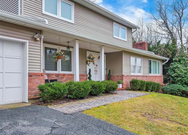 Property at 23 S Parker Dr, Monsey, NY 10952, 4 beds, 3.5 baths