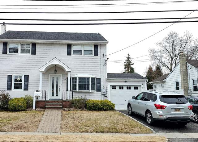 Property at 28 Leibrock Ave, Lindenhurst, NY 11757, 5 beds, 2 baths