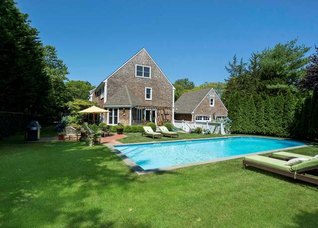 Property at 141 Harvest Ln, Southampton, NY 11968, 5 beds, 3.5 baths