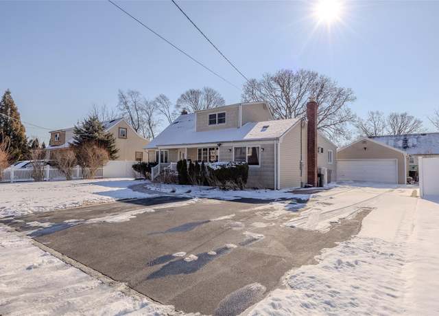 Property at 215 51st St, Lindenhurst, NY 11757, 5 beds, 2 baths