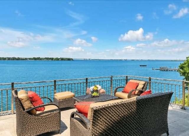 Property at 90 Greenleaf Hl, Great Neck, NY 11023, 5 beds, 6.5 baths