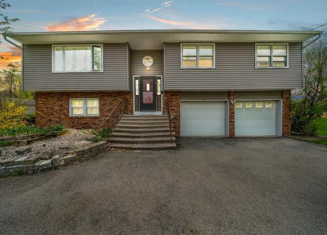 Property at 5 Cunningham Dr, Monroe, NY 10950, 3 beds, 2.5 baths