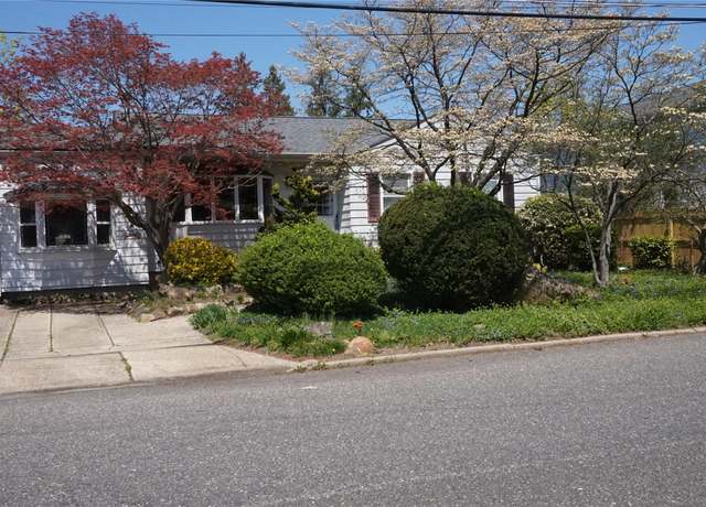 Property at 67 Hale St, Brentwood, NY 11717, 3 beds, 1 bath