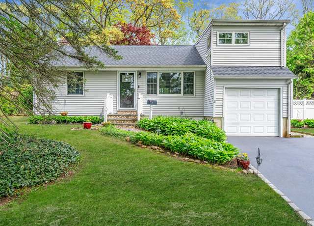 Property at 42 Quebec Dr, Huntington Station, NY 11746, 3 beds, 1 bath