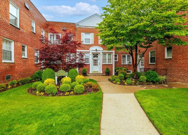 Property at 70 S Park Ave #114, Rockville Centre, NY 11570, 2 beds, 1 bath