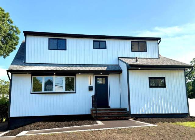 Property at 109 North Dr, Massapequa, NY 11758, 4 beds, 2.5 baths