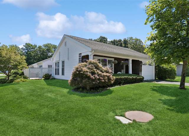 Property at 2 Lamont Rd, Ridge, NY 11961, 2 beds, 2 baths