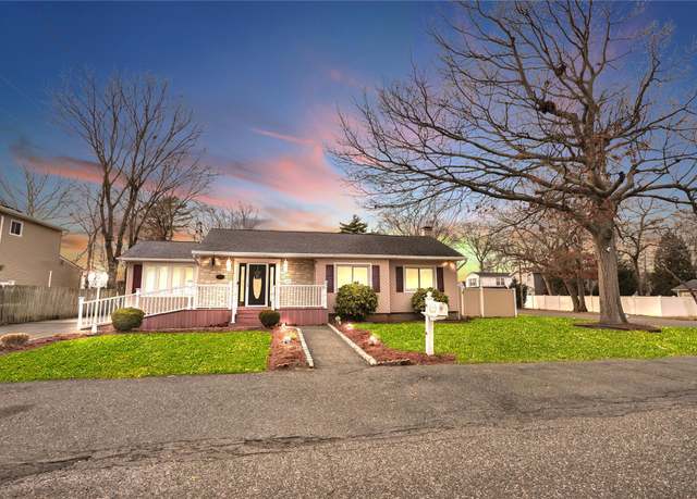 Property at 210 Woodycrest Dr, Holtsville, NY 11742, 4 beds, 3 baths