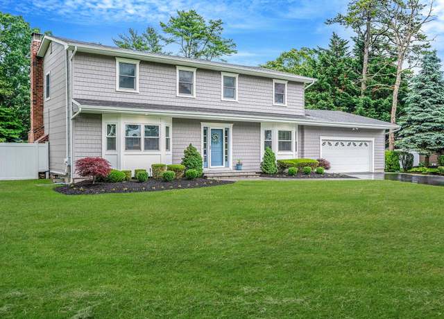 Property at 7 Jacqueline Ct, Port Jefferson Station, NY 11776, 4 beds, 2.5 baths