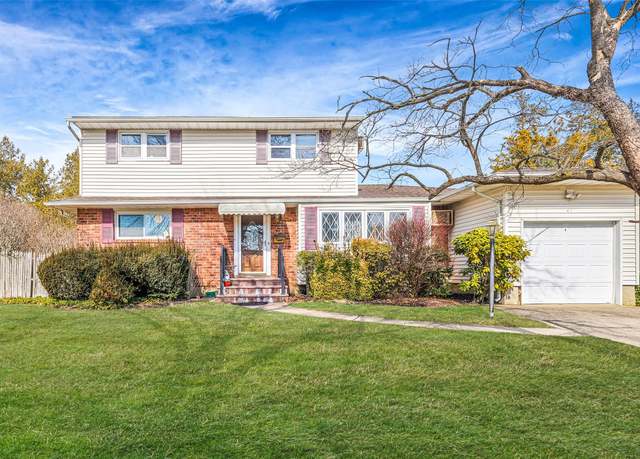 Property at 41 Alling St, Hicksville, NY 11801, 5 beds, 3.5 baths