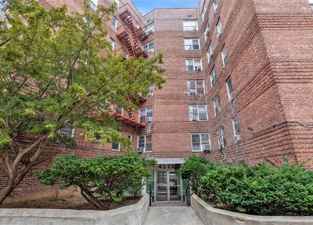 Property at 42-25 80 St Unit 4L, Elmhurst, NY 11373, 3 beds, 1 bath